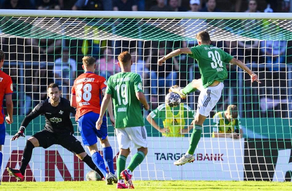 年轻选手郑 年轻选手郑